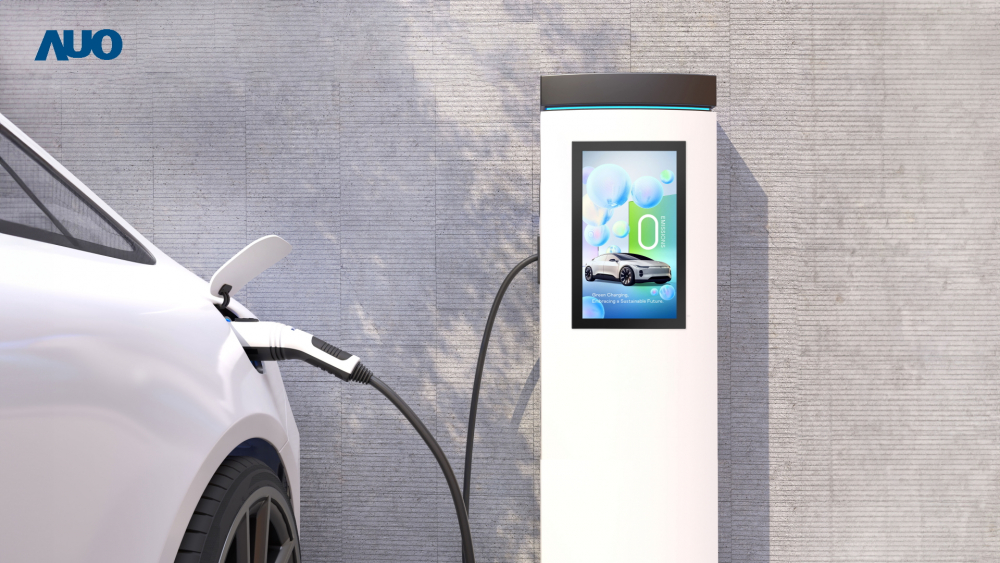 友達〝EVSE車用充電樁解決方案〞專為電動汽車充電樁設計，具有高亮度、克服戶外艱難環境的耐溫、耐紫外線等特性，並搭載散熱性及擴充性強的高效能工業電腦，可實現人機互動訴求，如資訊顯示、支付等應用